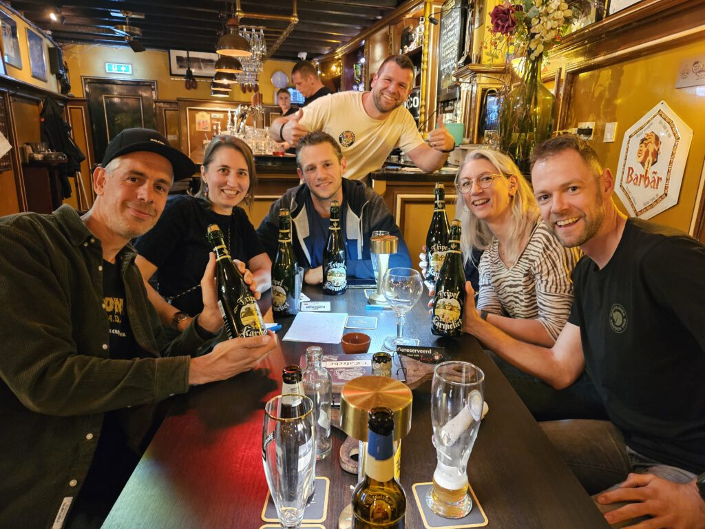 Pubquiz-gezelligheidsdieren-uden-bedrijfsuitje-cafe-cafeeke